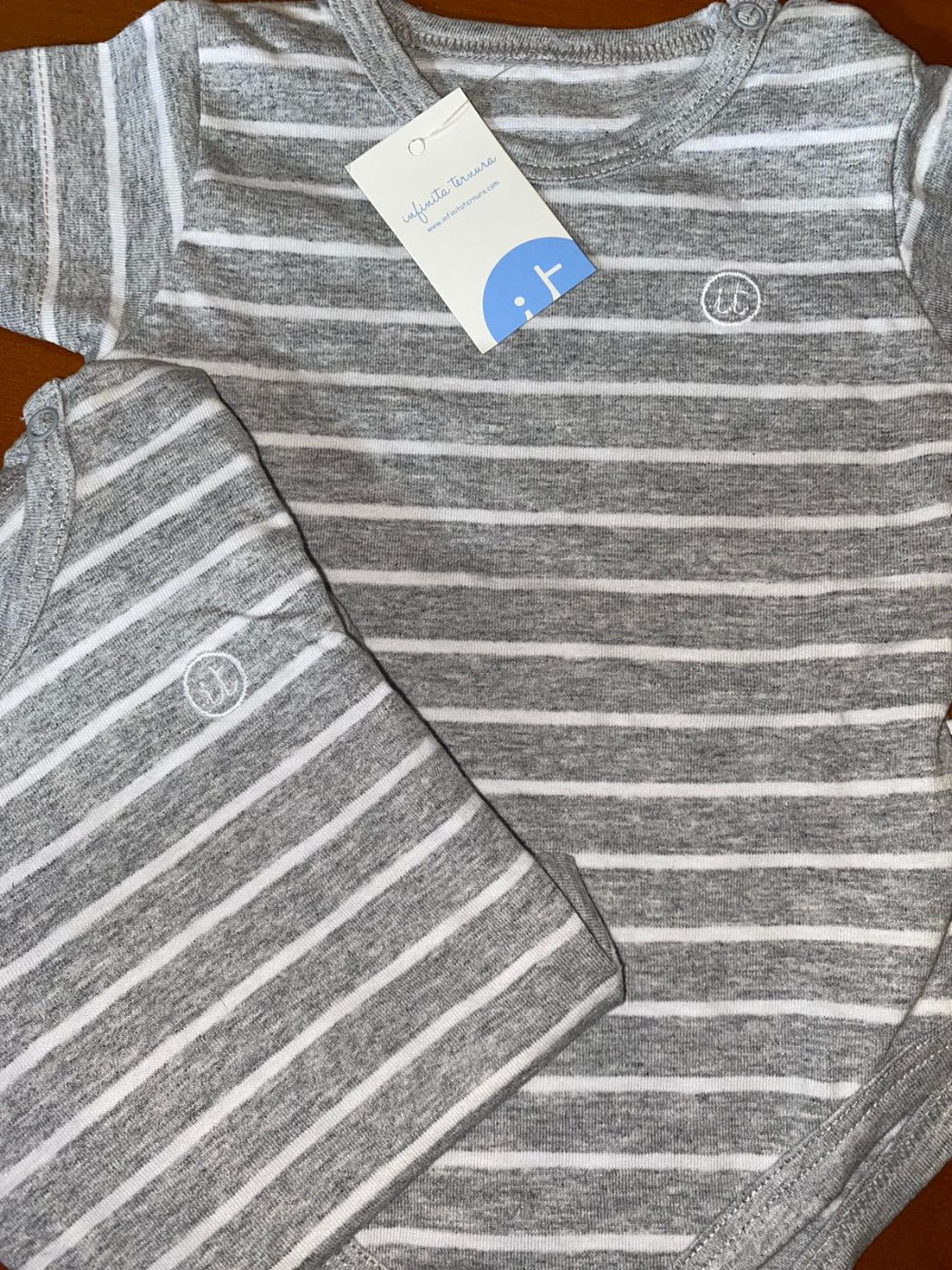 Body a rayas gris y blanco
