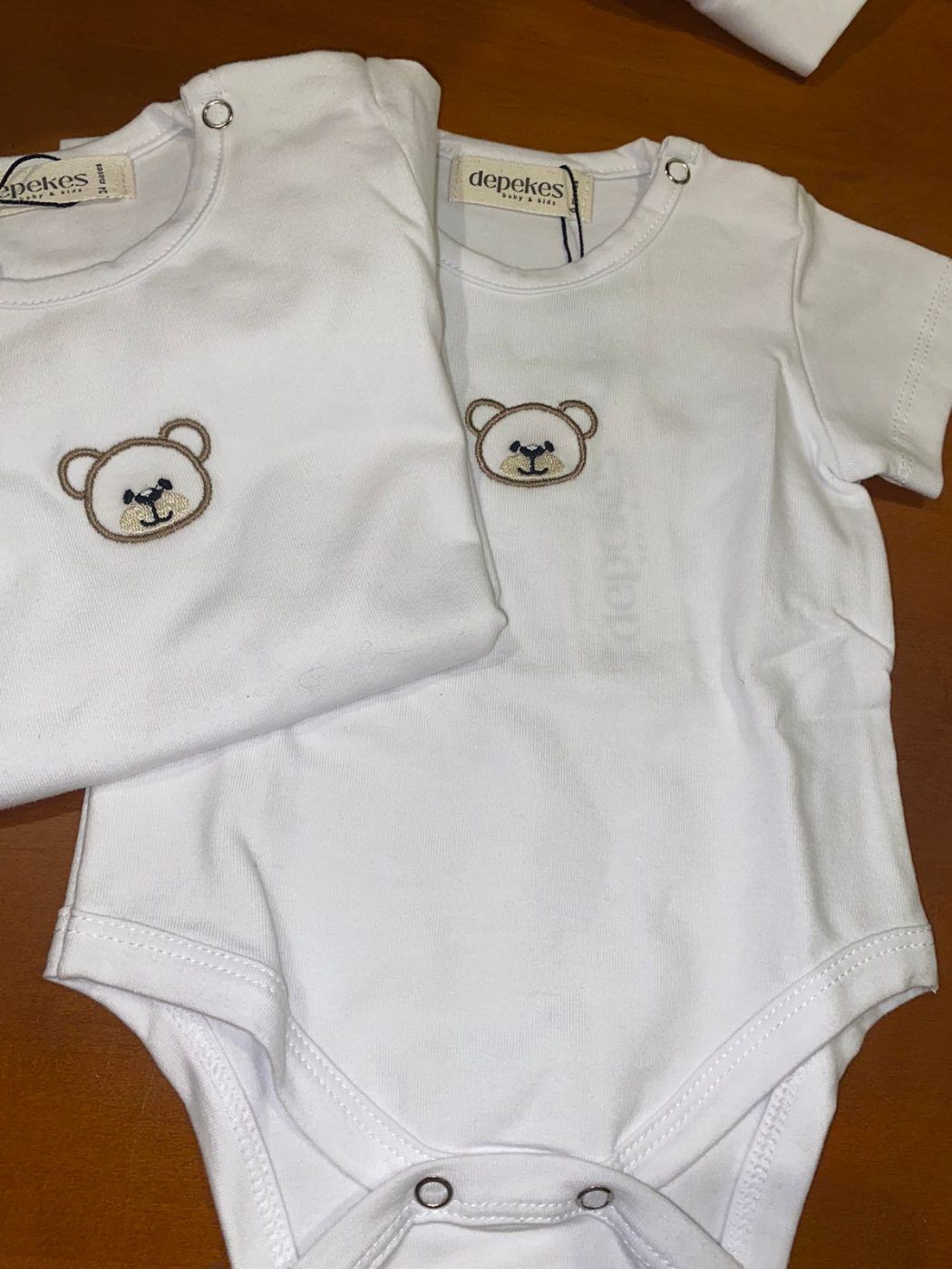 Body de algodón elástizado oso bordado