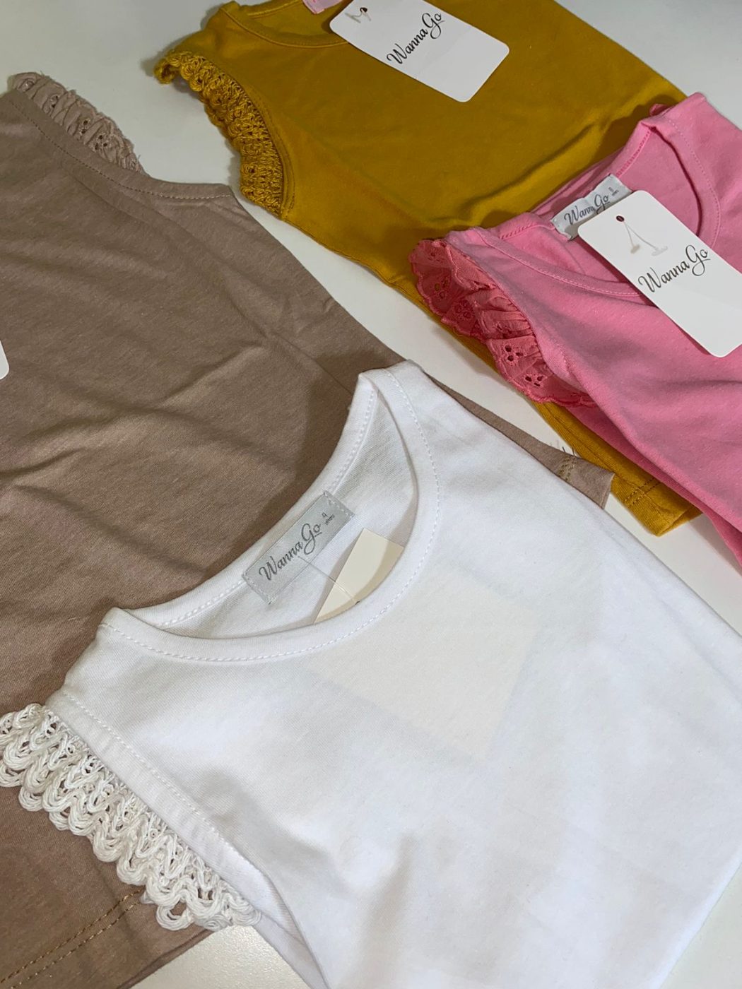 Remera musculosa mangas con volados