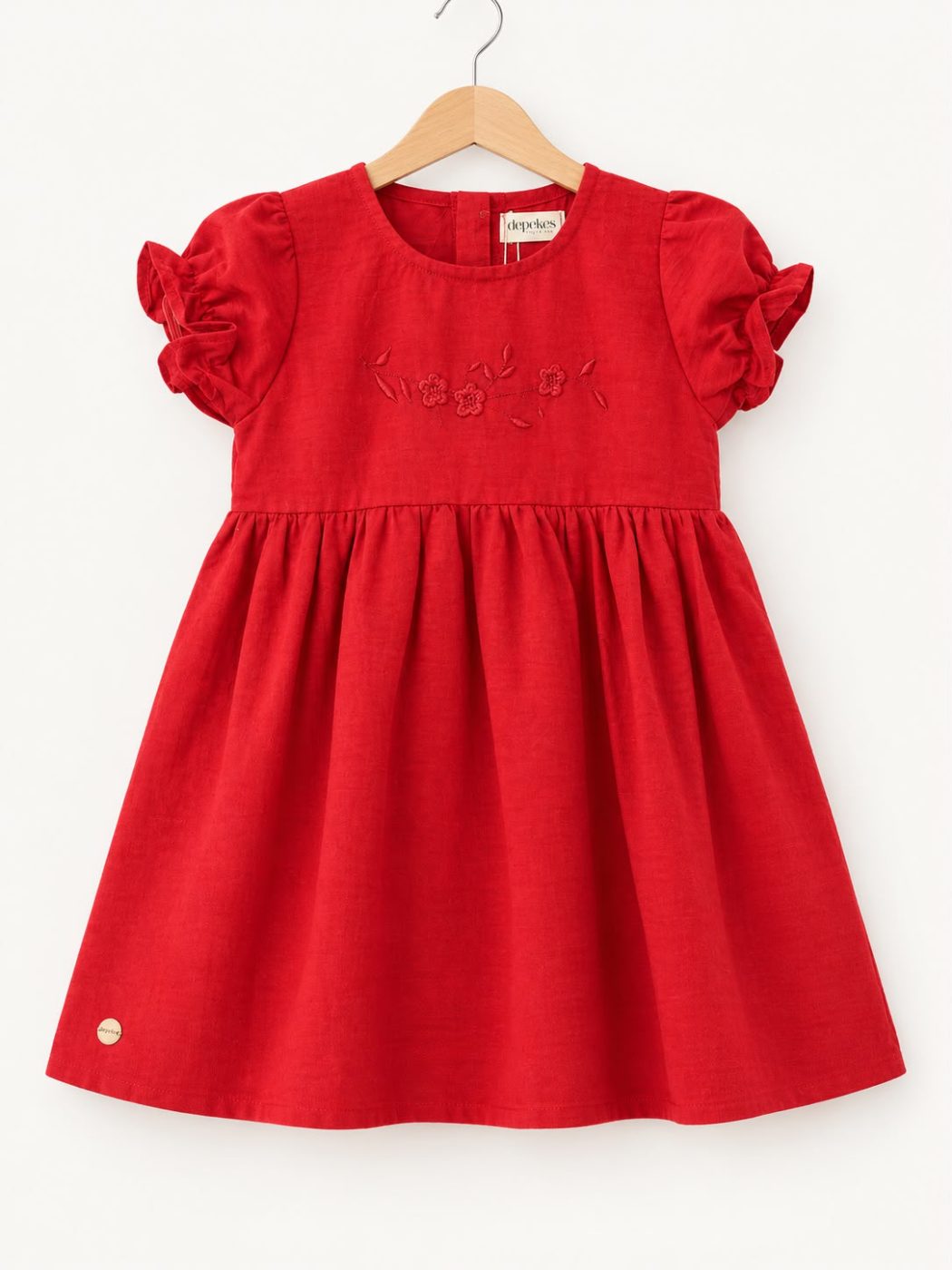 Vestido de tusor con bordado en el pecho