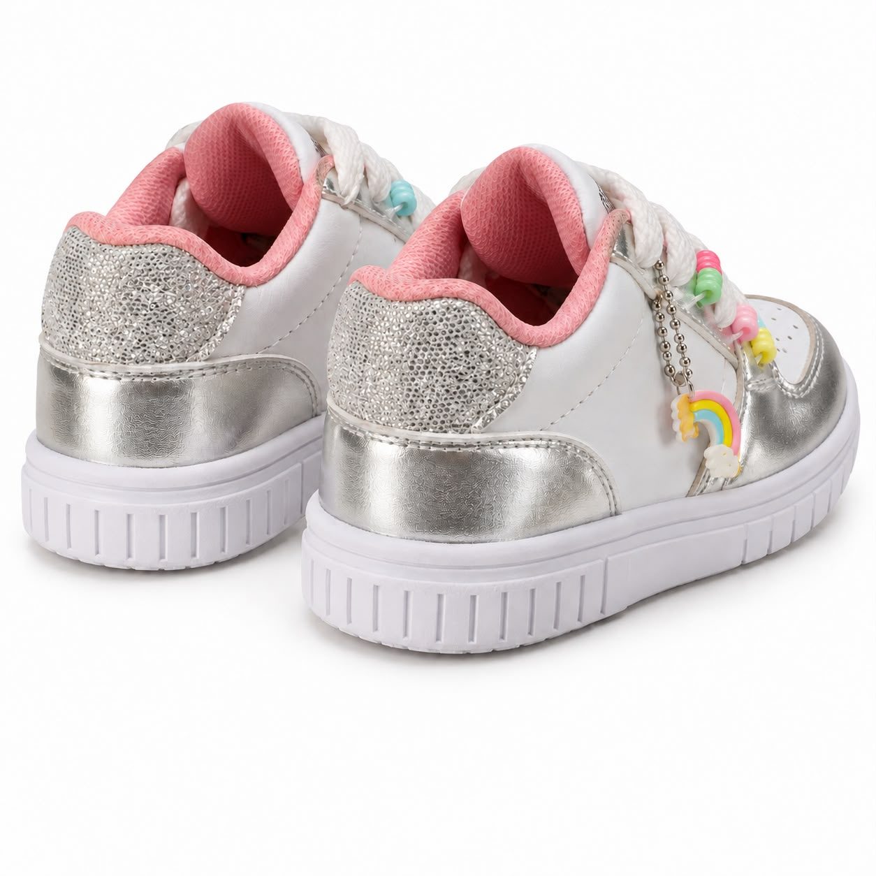 Zapatilla Blanco con accesorios y detalles en glitter